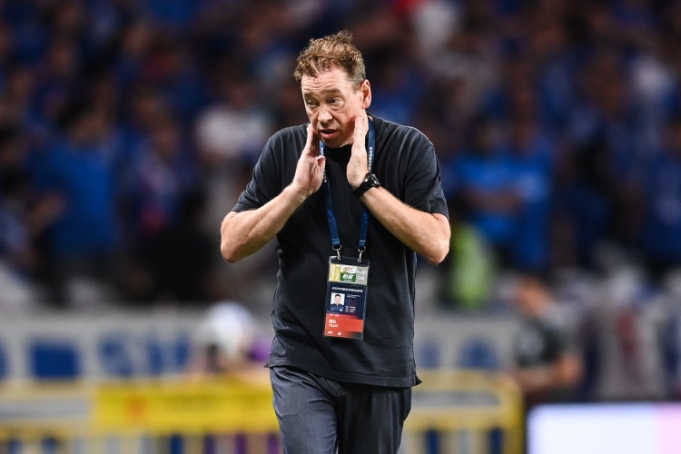 开云-沪媒谈申花3轮不胜：6分优势化为乌有，争冠的大戏才开始